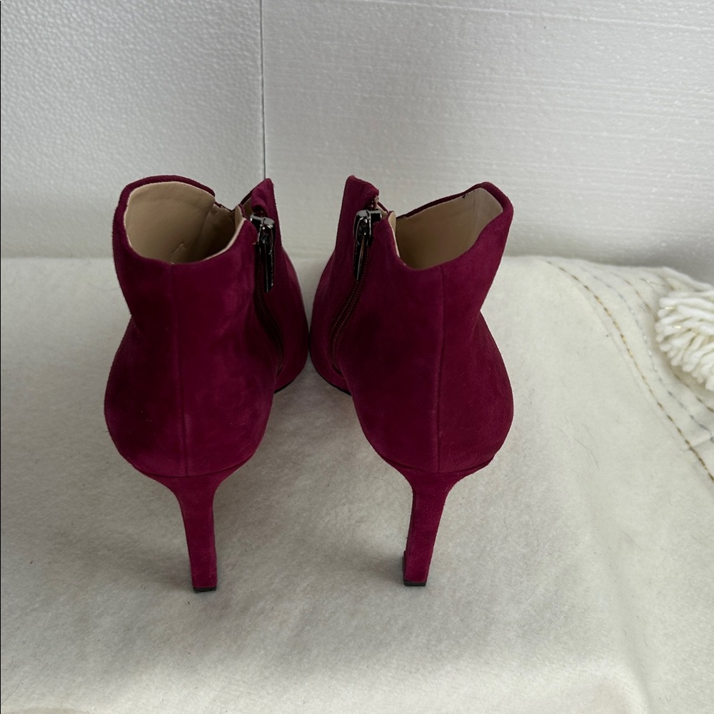 NWOB Vince Camuto Women's Suede Plum Ankle Booties‎ - Picture 5 of 9